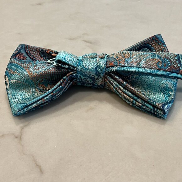 Stacy Adams Handmade Pastel Paisley Microfiber Adjustable Pre‎ tied Bow Tie - Picture 3 of 5